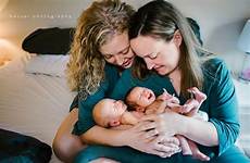 breastfeeding twins benzel photogrphy