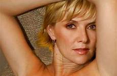 amanda tapping fakes handsome