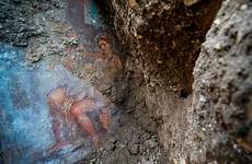 fresco sensual pompeii discovered goddess stunning ancient swan leda queen italy ruins roman mythology naples greek sex foxnews