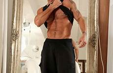 richards rogan male model hot bodybuilding motivation daily