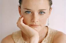 alexis bledel celebrities actress eyes famous hot wallpapers gilmore hollywood those cute holly wood latest beautiful young girls celebrity comments