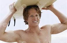 shirtless dragen het surfboard