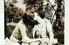 lesbian vintage women 1920s 1920 old woman erotic lesbians couples couple ladies lgbt kissing history kiss photography retro anita berber