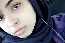 muslim girl hijab her brilliant challenging misconceptions found way twitter