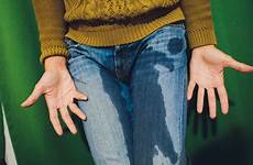 embarrassing peeing affects sezione bagnati bassa tappeto piedi icetruck powerofpositivity