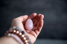 yoni crystals quartz chakra femina balance intuition unlocking holistik
