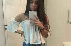 espelho sozinha adolescente morena mujer costas martins gabrielle priscila selfies fotinha