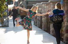 lady dynamite netflix maria bamford series show shows melancholic hallucinogenic funny very tv technical straight its point verbal serious stuffed