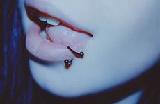 piercing labio piercings perforaciones espirales labret inferior espiral limonbay guardado perforadas labios