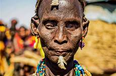 ethiopia ethiopian omo mujeres blind dassanech tribu tribus hamar omar etiopia demilked tribù tribali reda cuello captured