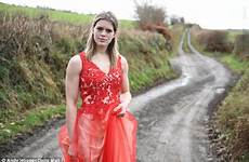 kelly lizzie jockey cheltenham rated she female gold cup leaked racing calls trainer daughter passed around racegoers videos strike hoping