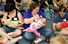big breast feeding mothers latch moms first time breastfeed participating attempt record