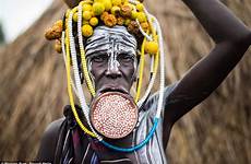 tribe tribal ethiopia omo valley african mursi life tribes lip stretching incredible bottom their people photographs untouched reveal communities famous
