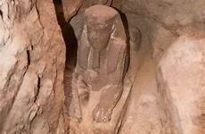 sphinx temple mesir archaeologists aswan ancient patung kuil ombo kom ditemui esfinge temukan arkeolog berusia egipto segunda descubren keringkan ahli
