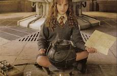 hermione granger harry potter chamber secrets emma watson hogwarts young potion girls does ron fanpop quiz her if twitter making