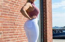 pawg jeans blondes curves buxom