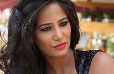 cleavage poonam deep pandey hot indian actress