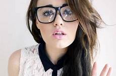 glasses sexy girls nerd pretty show these hi who just girl comments girlswithglasses eporner twitter