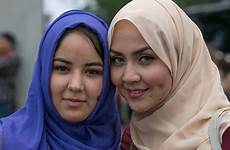 hijab hiyab founder datos padondenosvamos