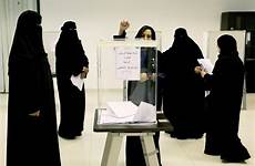 saudita saudi arabie saoudiennes saoudite internazionale riyadh elections milestone elect elettorale ahmed yosri councils saudis polling
