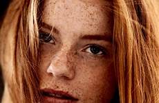 freckles rothaarige sommersprossen freckled redheads haare freckle augen dimples redheaded blauen rote