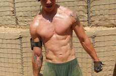 soldier ripped workout militaire nus