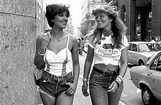70s 1970s girls fashion 1970 models whowhatwear vintage shorts short wearing jean cut off kozlowski linda denim clothes jeans style