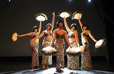 belly troupe dancers