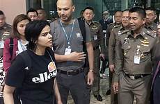 rahaf al mohammed saudi thai hotel room her woman away unhcr airport arabia protection she thailand father family bangkok left