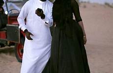 wife arab hijab dubai desert covering hit whole wear face style ay they her