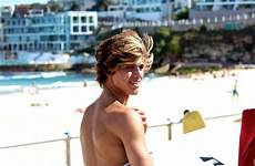 surfer guys hot boys guy cute surf boy tumblr dude surfers beach pretty australian hair weheartit search when sydney saved