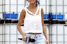 selena gomez 2011 leggy candids 22nd mmva annual gotceleb sheknows wenn