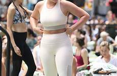 lawrence iskra curves dropping jaw leggings showed gymwear puts alongside poses