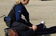 policewoman polizistin swedish gefesselt cufs handschellen polizei