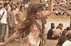 woodstock hippies hippie 1969 festival music love spirit style chick flower power peace sweetdreams three mode man von vestimenta bewegung
