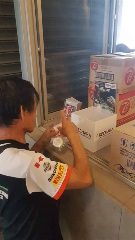 Robert lee, being homeless was stranded in a hospital after cataract surgery. Why I Conceived of Kechara Soup Kitchen or KSK | Soup ...