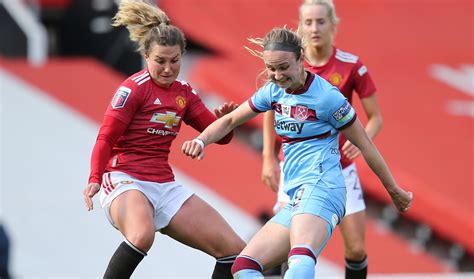 West ham united women vs arsenal women. West Ham United Women suffer defeat at Old Trafford | West ...