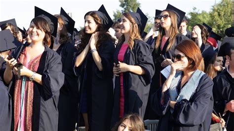 Boğaziçi üniversitesi ile ilgili tüm haberleri ve son dakika boğaziçi üniversitesi haber ve gelişmelerini bu sayfamızdan takip edebilirsiniz. Mezuniyet Töreninden Fotoğraflar | Boğaziçi Üniversitesi 146. Mezuniyet Töreni - YouTube