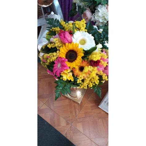 La pianta con fiori rosa per eccellenza è il pesco. Bouquet rose, gerbere e mimose - G32 Piante e Fiori - 8 marzo