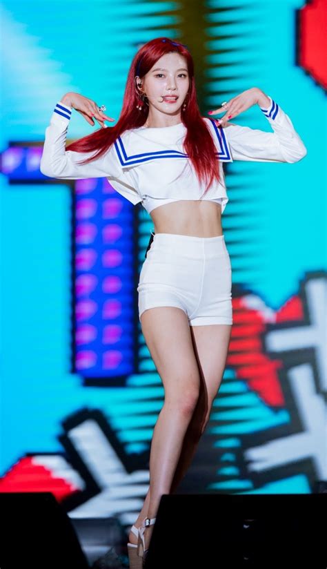 Secret behind red velvet's body shapes. 20 heart-stopping times Red Velvet members revealed their abs