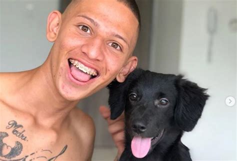 Tomo la decisión de transformarme en la primera muñeca de colombia, la barbie humana colombiana yina calderón. Video La Liendra realizó obra de caridad para perros en ...