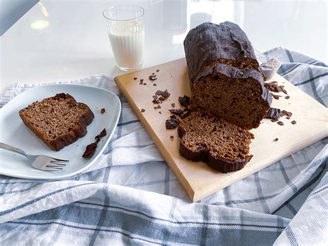 Dieser fruchtig kuchen aus der springform mit mürbeteig ist einfach gemacht und schmeckt mit fruchtigen sauerkirschen und knusprigen streuseln köstlich. Protein Schoko-Kuchen mit Zucchini - Ingas Blog