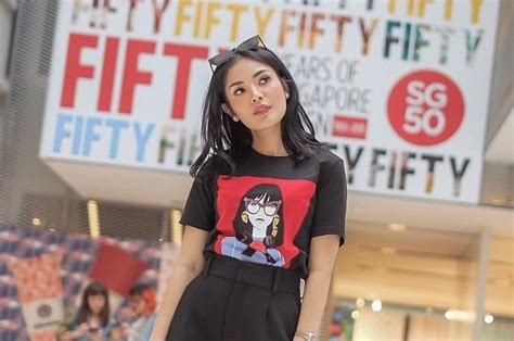 Nindy ayunda was born on january 10, 1989 in padang, indonesia (31 years old). Cerita Nindy Ayunda yang Santai Tanggapi Komentar Nyinyir ...