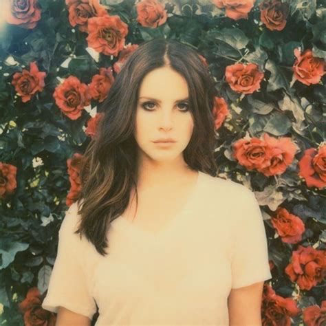 The whole video was shot on vhs too. Pin de Sylvia Halcyon em Lana Del Rey (com imagens ...