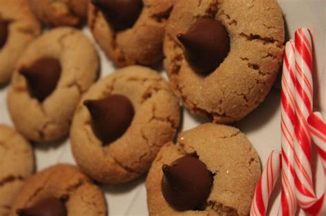 The best thing about this particular cookie recipe is that you can use whatever kind of hershey's kiss strikes your fancy — this rendition calls for hershey's kisses with caramel, but any. Hershey Kiss Christmas Cookies - Chocolate Sprinkle Kiss ...