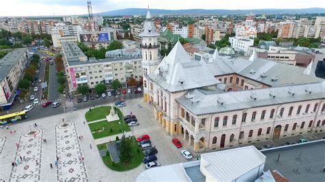 Palatul comunal din buzău, românia, cu turnul din colţul de sud. Primăria Buzău recrutează personal. Peste 20 de buzoieni ...