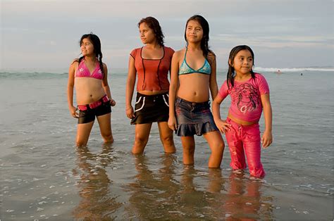 Miraflores es un distrito de gran valor turístico. Surf Fever in Peru - The New York Times