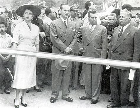 Candela vetrano sorprendió a andrés gil con un video retro en su cumpleaños. vie moderne II: GUATEMALA (POTLATCH, 22 juin-20 juillet 1954