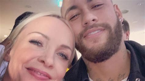 In 2008 she hosted the international film festival and a tv special, unfinished tales; Doch Liebe mit Janin Ullmann? Neymar stellte sie Team vor ...