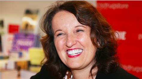 Fille de daniel roumanoff, gérant d'une entreprise d'importation (décédé en 2015) et de colette roumanoff. Anne Roumanoff gênée par les révélations d'un ancien ...